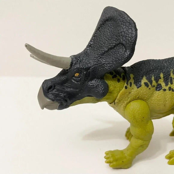 2020 Jurassic World Zuniceratops Dinosaur Wild Pack Dino Escape - Picture 2 of 16